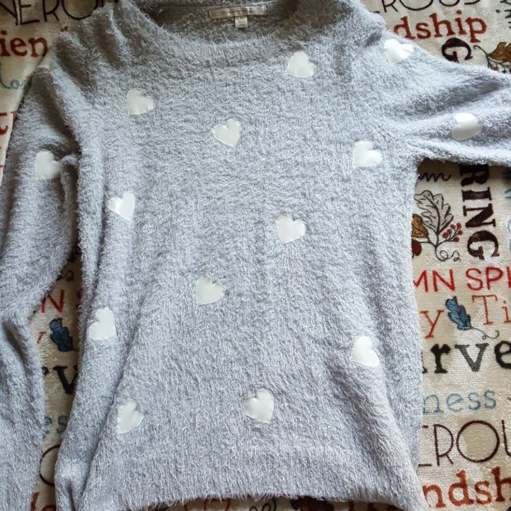 Grey/white sweater